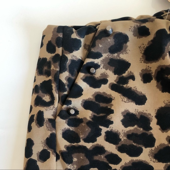 Shorts - Picture 3 of 4